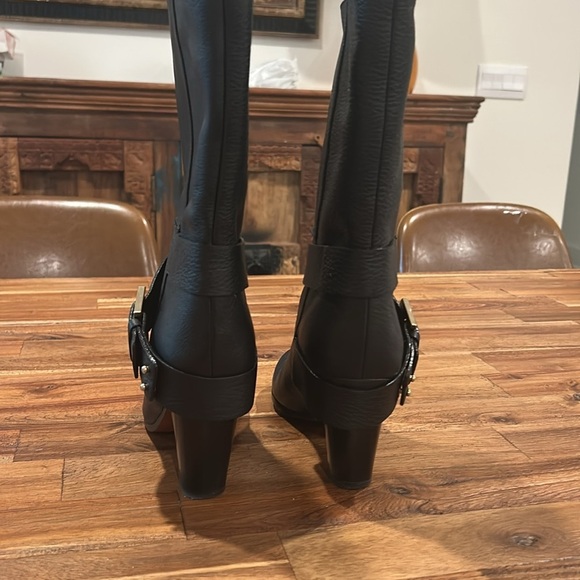 Chloe Black Heeled Boots with Gold Buckle and Chunky Heel - Picture 7 of 15